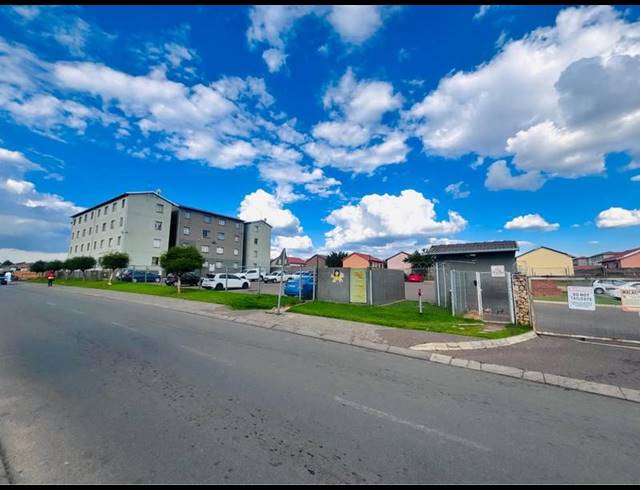 2 BEDROOM APARTMENT FOR SALE IN FLEURHOF